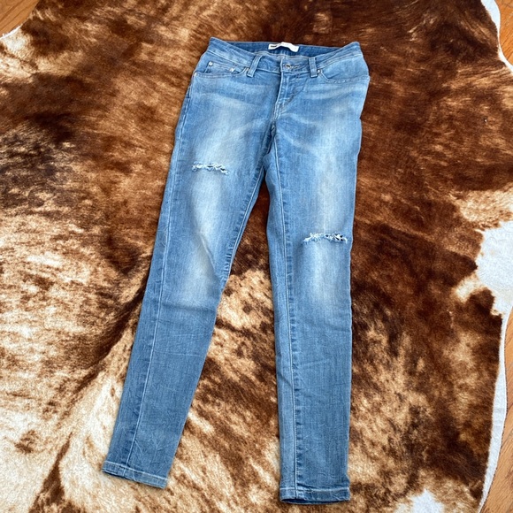 Distressed Levi’s - Picture 3 of 6